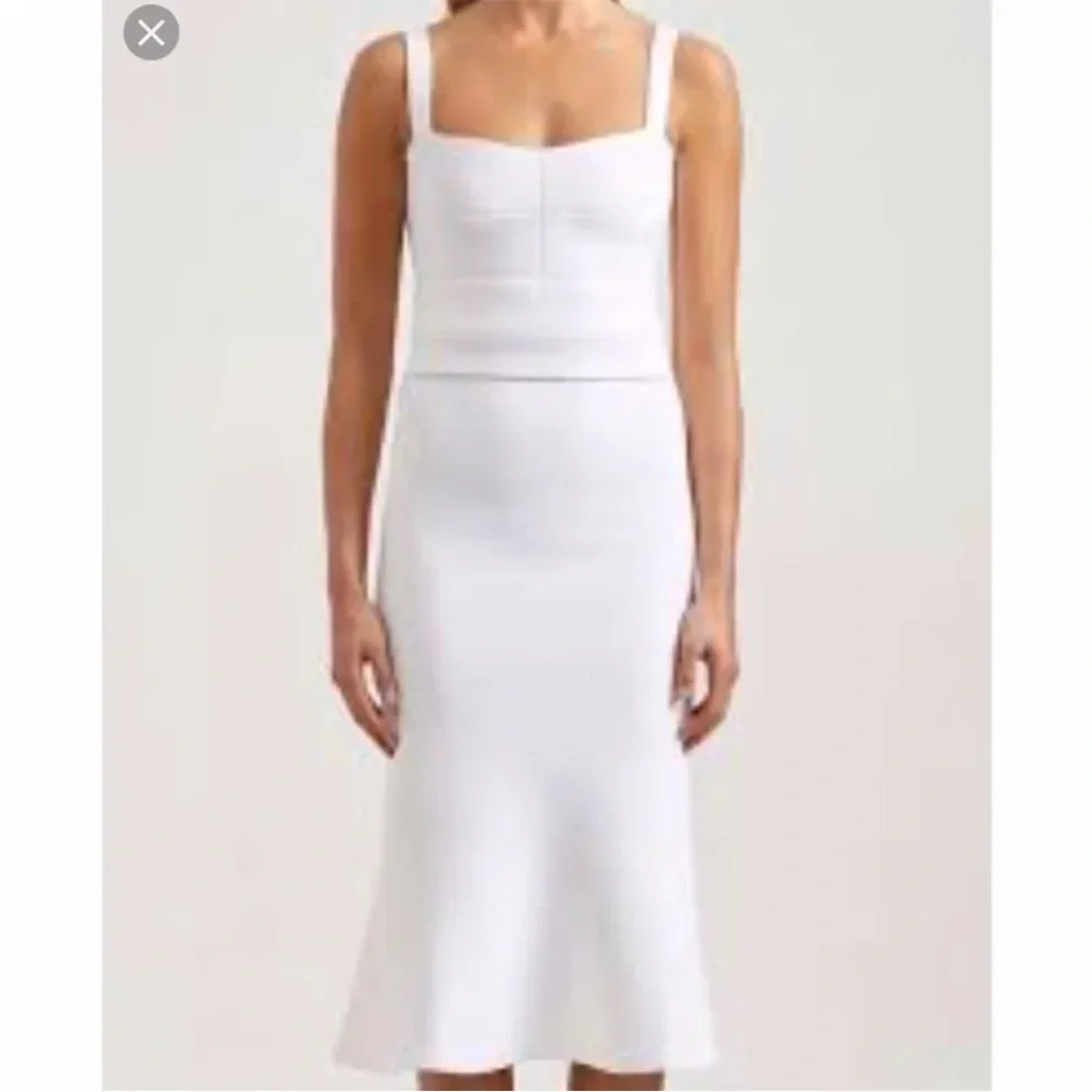 Scanlan Theodore white crepe knit dress with belt small - Picture 1 of 9